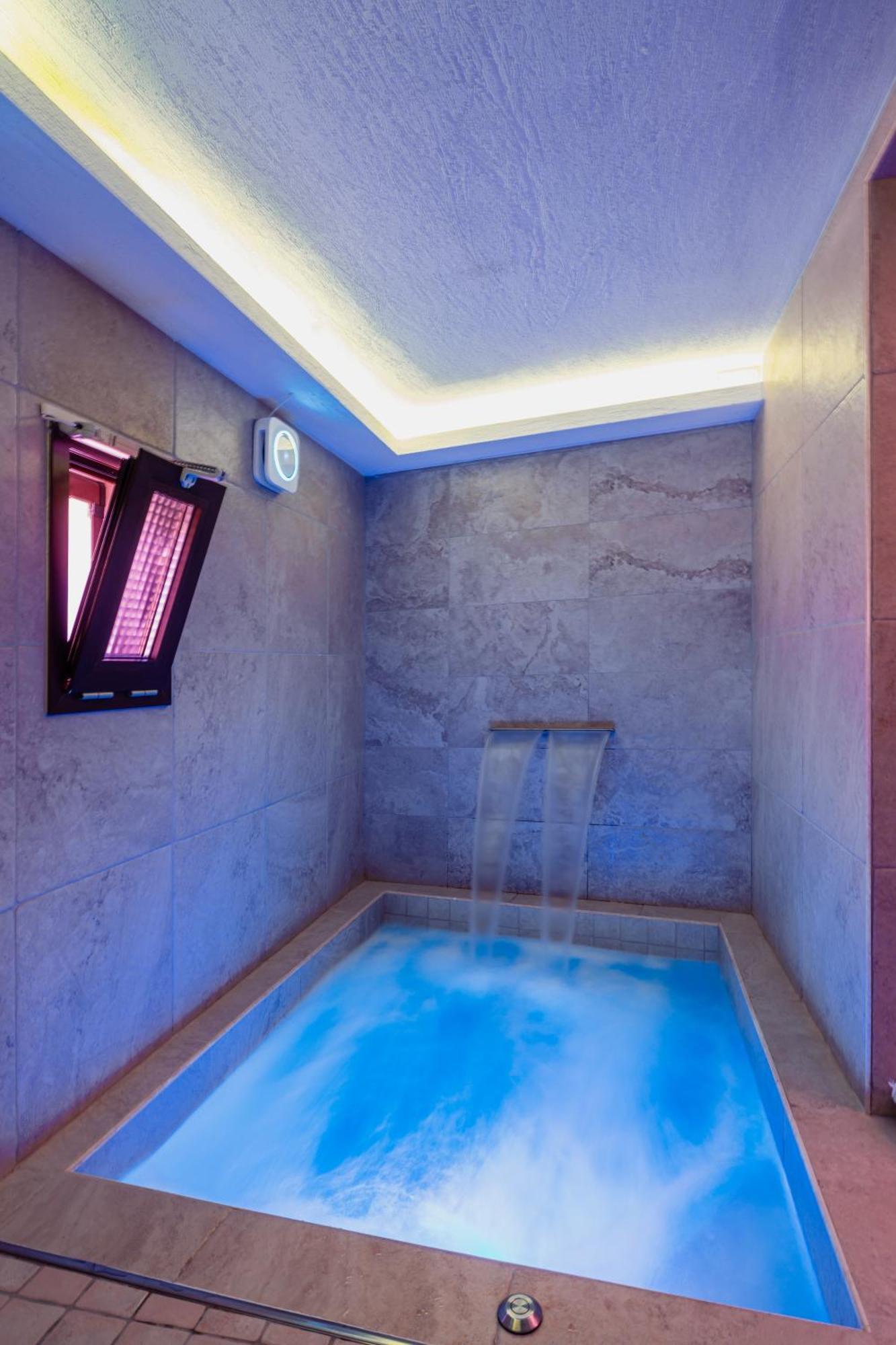 Luxuite Con Piscina E Jacuzzi